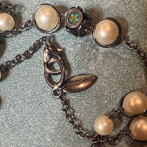 Coldwater Creek Pearl and Green Aurora Stone Necklace - Picture 2 of 3